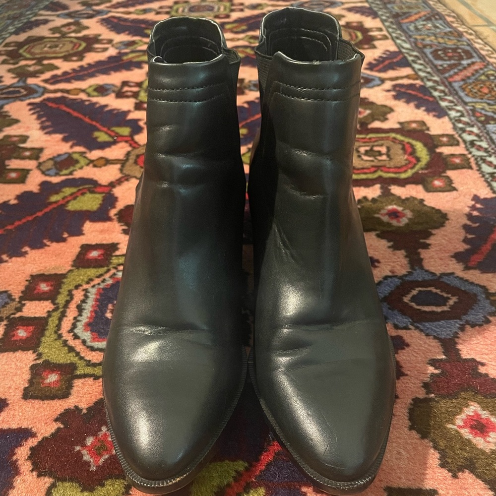 Dolce Vita Black Ankle Boots Size 9